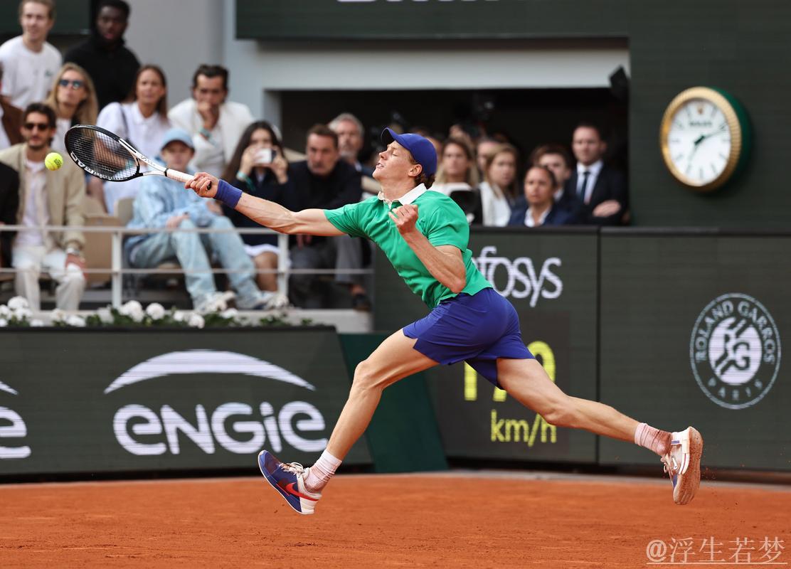 阿尔卡拉斯逆转辛纳成功卫冕法网冠军