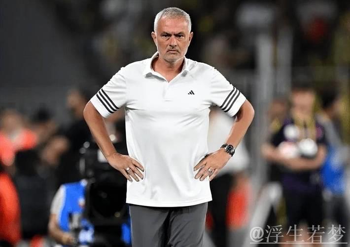 穆帅62岁再陷危机:带队1年无冠+冲突频发 或将下课索赔全额违约金 穆帅62岁再陷危机:带队1年无冠+冲突频发 或将下课索赔全额违约金